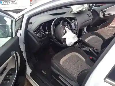 Veículo de Sucata kia pro cee´d (jd) 1.4 crdi 90 do ano 2017 alimentado d4fc