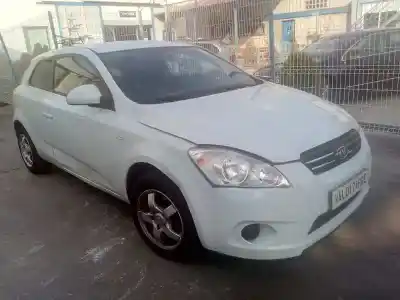 Vehículo de desguace KIA CEE´D 1.4 CAT del año 2009 con motor G4FA