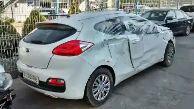 Veículo de Sucata kia pro_cee´d ( ) concept do ano 2013 alimentado g4fa