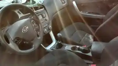 Veículo de Sucata kia pro_cee´d ( ) concept do ano 2013 alimentado g4fa