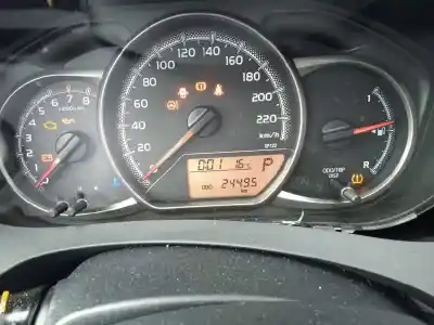 Veículo de Sucata toyota yaris (_p13_) 1.3 (nsp130_) do ano 2015 alimentado 1nr