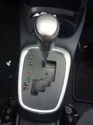 Veículo de Sucata toyota yaris (_p13_) 1.3 (nsp130_) do ano 2015 alimentado 1nr