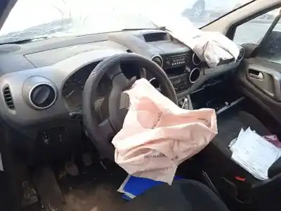 Veículo de Sucata citroen berlingo station wagon live edition do ano 2016 alimentado bh02