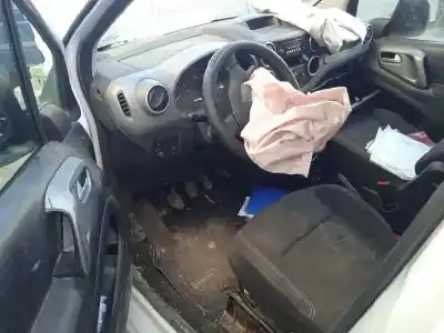 Veículo de Sucata citroen berlingo station wagon live edition do ano 2016 alimentado bh02