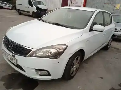 Здавання транспортного засобу kia cee´d concept року 2011 потужний d4fb