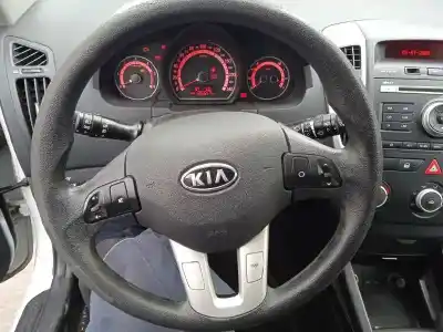 Здавання транспортного засобу kia cee´d concept року 2011 потужний d4fb
