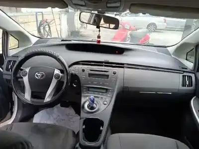 Sloopvoertuig toyota prius (nhw30) 1.8 16v cat van het jaar 2011 aangedreven 2zr