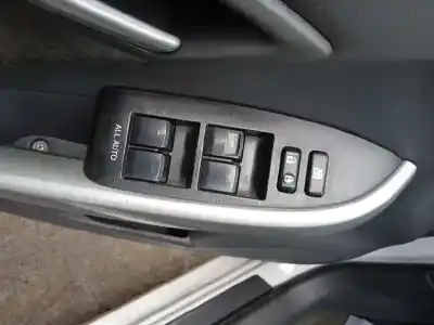 Sloopvoertuig toyota prius (nhw30) 1.8 16v cat van het jaar 2011 aangedreven 2zr