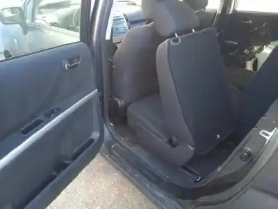 Veículo de Sucata toyota corolla verso (r1) 2.2 d-4d sol do ano 2007 alimentado 2adftv