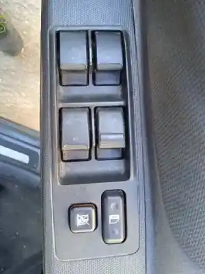 Veículo de Sucata toyota corolla verso (r1) 2.2 d-4d sol do ano 2007 alimentado 2adftv