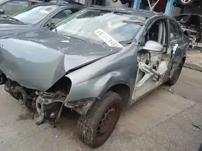 Veículo de Sucata VOLKSWAGEN JETTA (1K2) 1.9 TDI do ano 2006 alimentado BXE