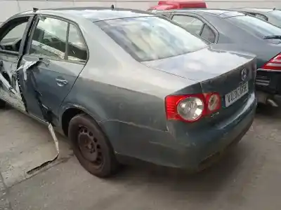 Veículo de Sucata volkswagen jetta (1k2) 1.9 tdi do ano 2006 alimentado bxe