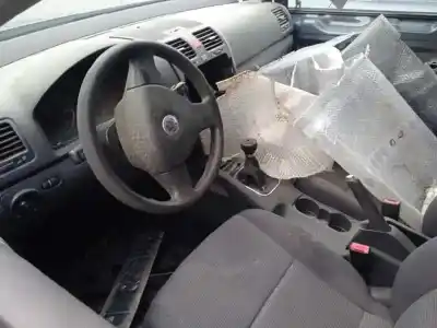 Veículo de Sucata volkswagen jetta (1k2) 1.9 tdi do ano 2006 alimentado bxe