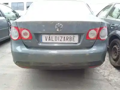 Veículo de Sucata volkswagen jetta (1k2) 1.9 tdi do ano 2006 alimentado bxe