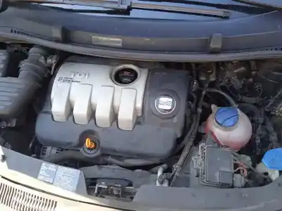 Verschrottungsfahrzeug seat alhambra (7v9) reference des jahres 2005 angetrieben asz