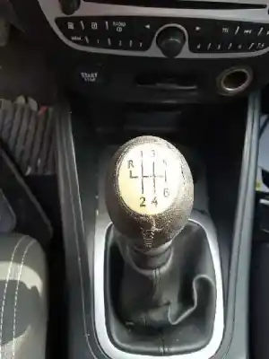 Vehicul casat renault megane ii berlina 5p 1.5 dci diesel al anului 2010 alimentat k9k832