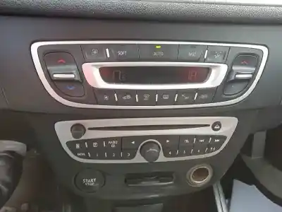 Vehicul casat renault megane ii berlina 5p 1.5 dci diesel al anului 2010 alimentat k9k832