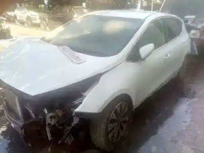 Veículo de Sucata KIA PRO CEE´D (JD) 1.4 CRDi 90 do ano 2017 alimentado D4FC