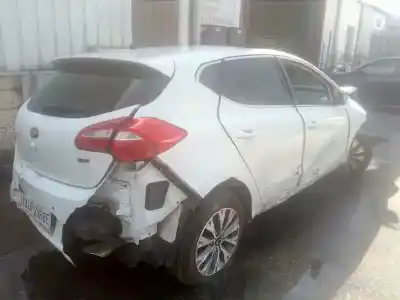 Veículo de Sucata kia pro cee´d (jd) 1.4 crdi 90 do ano 2017 alimentado d4fc