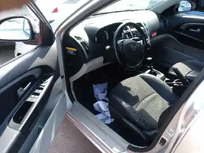 Veicolo di demolizione kia cee´d 1.6 crdi cat dell'anno 2008 alimentato d4fb