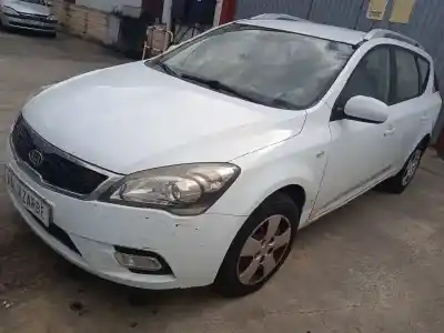Veicolo di demolizione kia pro cee´d (ed) 1.6 crdi 90 dell'anno 2012 alimentato d4fb