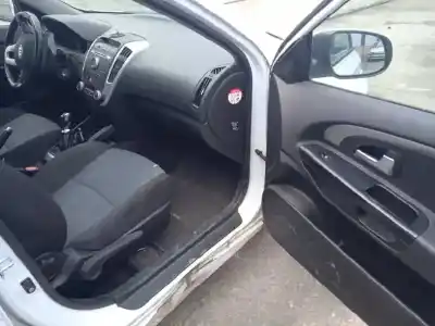 Veicolo di demolizione kia pro cee´d (ed) 1.6 crdi 90 dell'anno 2012 alimentato d4fb