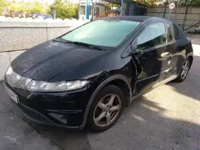 Vehículo de desguace HONDA CIVIC BERLINA 5 (FK) 1.4 Comfort del año 2008 con motor L13A7