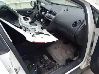 Vehicul casat seat                                               altea xl (5p5)                                                                                                                                                                                                                                             stylance / style                                                                                                                                                                                                                                           al anului 2012 alimentat cayc