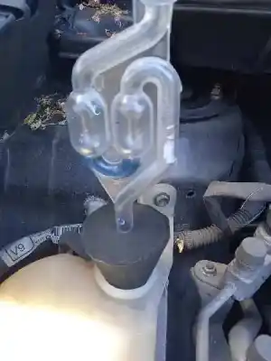 Veículo de Sucata toyota auris sol do ano 2007 alimentado 1zr