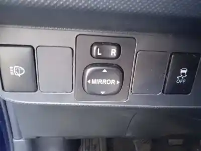 Veículo de Sucata toyota auris sol do ano 2007 alimentado 1zr