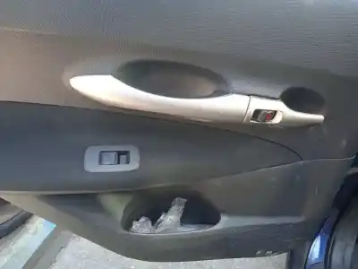 Veículo de Sucata toyota auris sol do ano 2007 alimentado 1zr