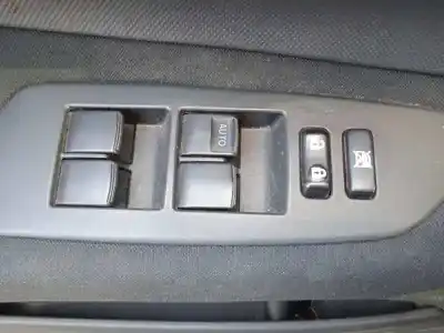 Veículo de Sucata toyota auris sol do ano 2007 alimentado 1zr