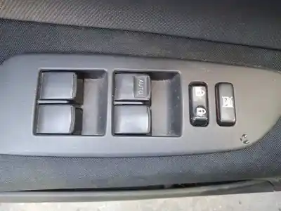 Veículo de Sucata toyota auris sol do ano 2007 alimentado 1zr