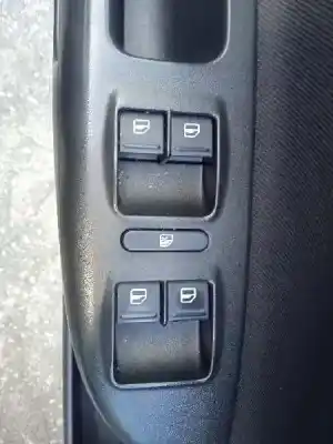 Veículo de Sucata skoda octavia berlina (1z3) executive do ano 2010 alimentado bmm