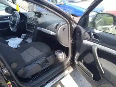 Veículo de Sucata skoda octavia berlina (1z3) executive do ano 2010 alimentado bmm