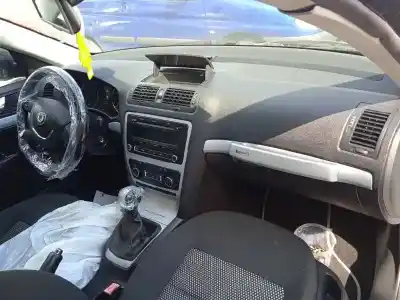 Veículo de Sucata skoda octavia berlina (1z3) executive do ano 2010 alimentado bmm