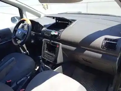 Veicolo di demolizione seat alhambra (7v9) 1.9 tdi dell'anno 2004 alimentato auy