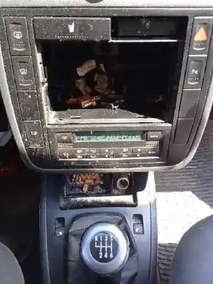 Veicolo di demolizione seat alhambra (7v9) 1.9 tdi dell'anno 2004 alimentato auy