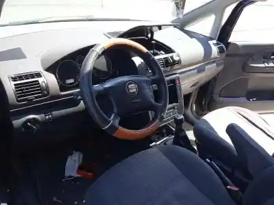 Veicolo di demolizione seat alhambra (7v9) 1.9 tdi dell'anno 2004 alimentato auy