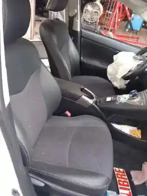 Здавання транспортного засобу toyota prius (nhw30) * року 2013 потужний 2zr