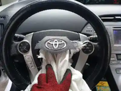 Здавання транспортного засобу toyota prius (nhw30) * року 2013 потужний 2zr