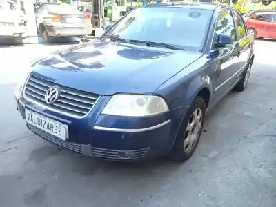 Vehículo de desguace VOLKSWAGEN PASSAT BERLINA (3B3) V6 Comfortline Family 4Motion del año 2004 con motor AMX