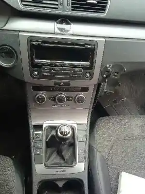 Veículo de Sucata volkswagen passat variant (365) advance 4motion bluemotion do ano 2013 alimentado cff