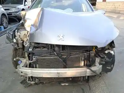 Veicolo di demolizione peugeot 308 active dell'anno 2013 alimentato 9h06