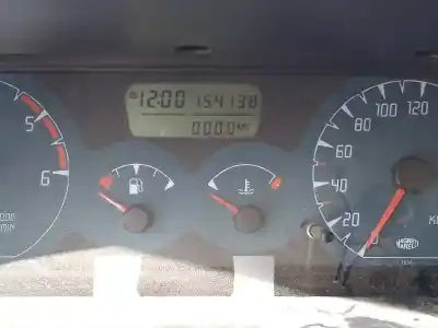 Veículo de Sucata nissan terrano ii (r20) 2.7 td 4wd do ano 2000 alimentado td27t