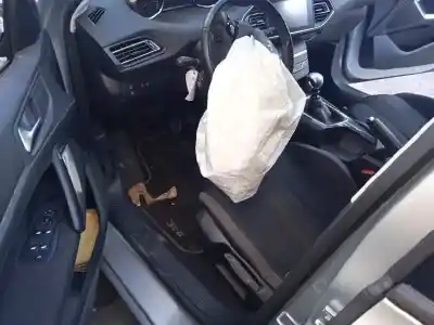 Sloopvoertuig peugeot 308 sw style van het jaar 2016 aangedreven hn02