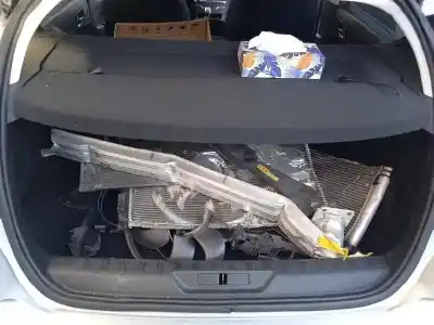 Sloopvoertuig peugeot 308 sw style van het jaar 2016 aangedreven hn02