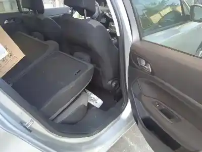 Sloopvoertuig peugeot 308 sw style van het jaar 2016 aangedreven hn02