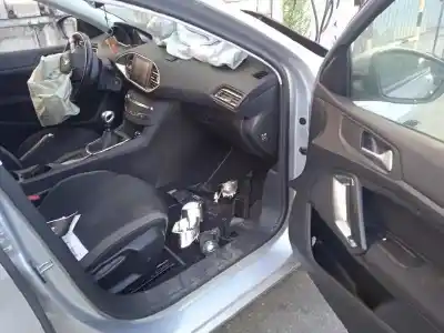 Sloopvoertuig peugeot 308 sw style van het jaar 2016 aangedreven hn02