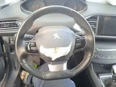 Sloopvoertuig peugeot 308 sw style van het jaar 2016 aangedreven hn02